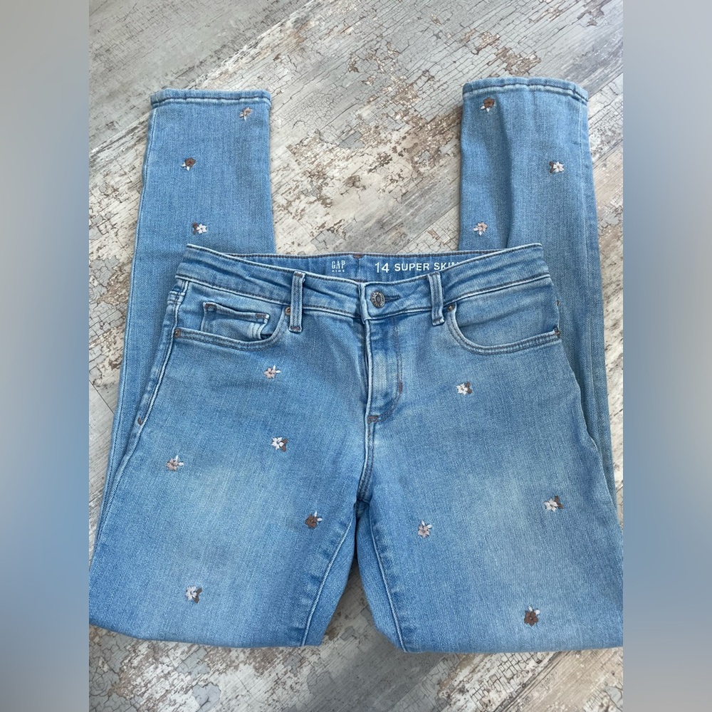 EUC Gap Kids Floral Embroidered Skinny Jeans